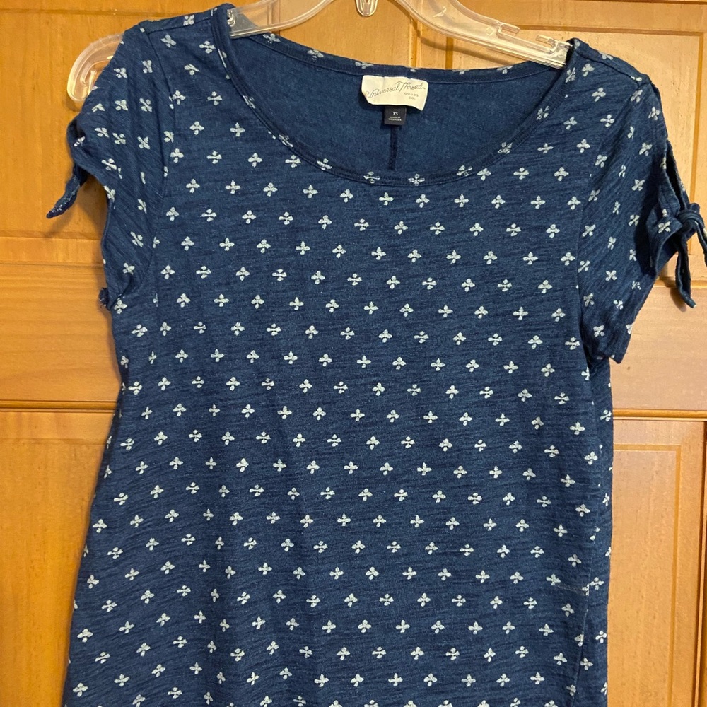 Universal Thread shirt with + design. Xtra small
